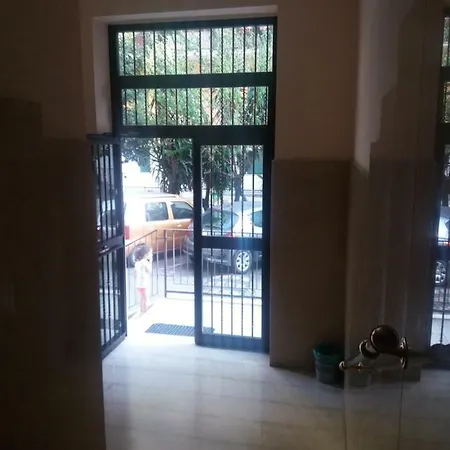 Apartment La Maison In Rome